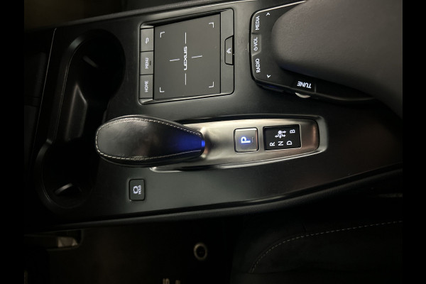 Lexus UX 300e Business 54 kWh Elektrisch Rijden in Stijl | Nette auto | Apple Carplay / Android Auto