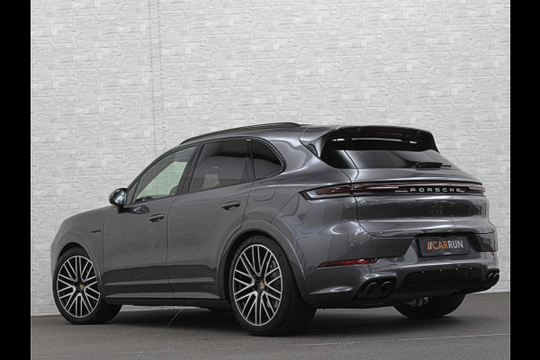Porsche Cayenne 3.0 E-Hybrid | 360 Camera | ACC | Sport-Design | Panorama | Soft-Close | Nachtzicht | Stoelventilatie | BOSE | Sport-Chrono | Luchtvering | Trekhaak | Stoelverwarming V+A  | Sport-Uitlaat | Matrix-LED | 22'' | Keyless-Entry | Stuurverwarming | Comfortstoelen | Memory | Carplay |