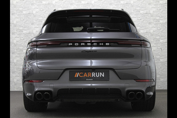 Porsche Cayenne 3.0 E-Hybrid | 360 Camera | ACC | Sport-Design | Panorama | Soft-Close | Nachtzicht | Stoelventilatie | BOSE | Sport-Chrono | Luchtvering | Trekhaak | Stoelverwarming V+A  | Sport-Uitlaat | Matrix-LED | 22'' | Keyless-Entry | Stuurverwarming | Comfortstoelen | Memory | Carplay |