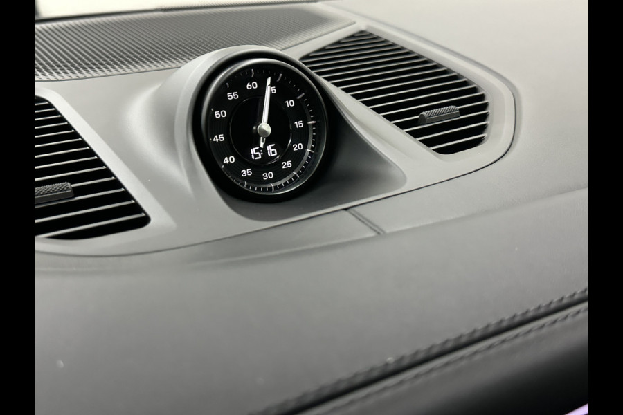 Porsche Cayenne 3.0 E-Hybrid | 360 Camera | ACC | Sport-Design | Panorama | Soft-Close | Nachtzicht | Stoelventilatie | BOSE | Sport-Chrono | Luchtvering | Trekhaak | Stoelverwarming V+A  | Sport-Uitlaat | Matrix-LED | 22'' | Keyless-Entry | Stuurverwarming | Comfortstoelen | Memory | Carplay |