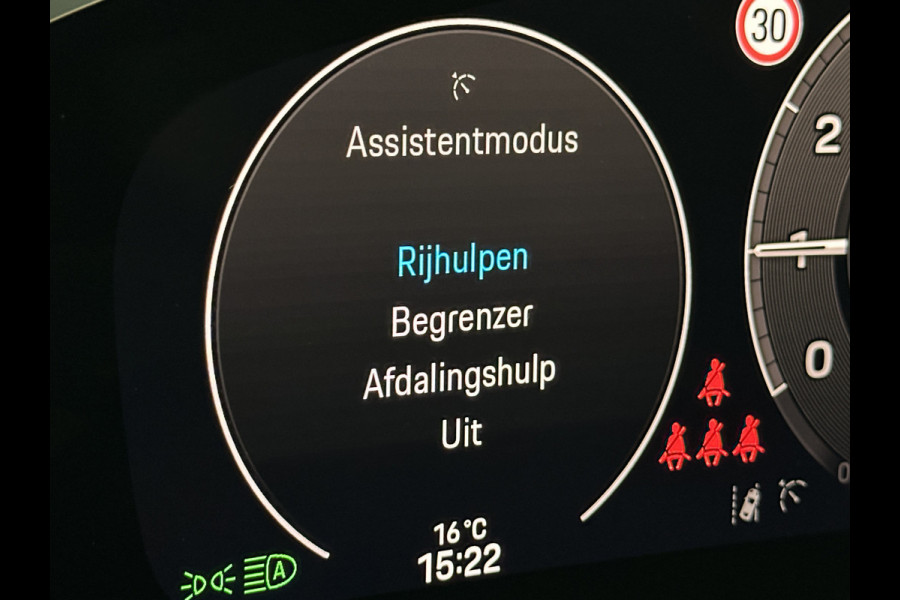 Porsche Cayenne 3.0 E-Hybrid | 360 Camera | ACC | Sport-Design | Panorama | Soft-Close | Nachtzicht | Stoelventilatie | BOSE | Sport-Chrono | Luchtvering | Trekhaak | Stoelverwarming V+A  | Sport-Uitlaat | Matrix-LED | 22'' | Keyless-Entry | Stuurverwarming | Comfortstoelen | Memory | Carplay |