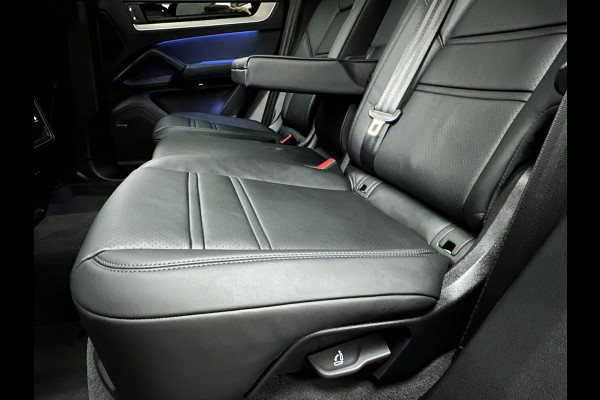 Porsche Cayenne 3.0 E-Hybrid | 360 Camera | ACC | Sport-Design | Panorama | Soft-Close | Nachtzicht | Stoelventilatie | BOSE | Sport-Chrono | Luchtvering | Trekhaak | Stoelverwarming V+A  | Sport-Uitlaat | Matrix-LED | 22'' | Keyless-Entry | Stuurverwarming | Comfortstoelen | Memory | Carplay |