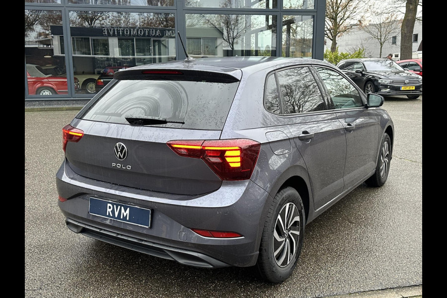 Volkswagen Polo 1.0 TSI Life VAN: 29.900,- VOOR: 25.330,- UW EINDEJAARSVOORDEEL: 4.470,- | 95PK | AUTOMAAT | CAMERA | APPLE/ANDROID CARPLAY | PDC VOOR + ACHTER | FABRIEKSGARANTIE TOT 02-2027 |