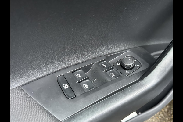 Volkswagen Polo 1.0 TSI Life VAN: 29.900,- VOOR: 25.330,- UW EINDEJAARSVOORDEEL: 4.470,- | 95PK | AUTOMAAT | CAMERA | APPLE/ANDROID CARPLAY | PDC VOOR + ACHTER | FABRIEKSGARANTIE TOT 02-2027 |