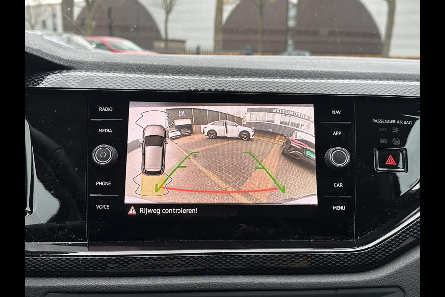 Volkswagen Polo 1.0 TSI Life VAN: 29.900,- VOOR: 25.330,- UW EINDEJAARSVOORDEEL: 4.470,- | 95PK | AUTOMAAT | CAMERA | APPLE/ANDROID CARPLAY | PDC VOOR + ACHTER | FABRIEKSGARANTIE TOT 02-2027 |