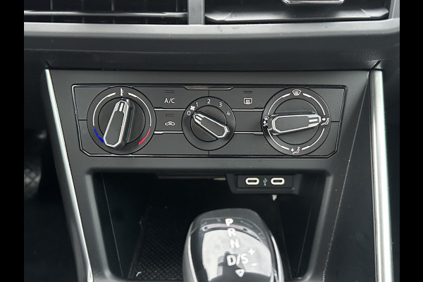 Volkswagen Polo 1.0 TSI Life VAN: 29.900,- VOOR: 25.330,- UW EINDEJAARSVOORDEEL: 4.470,- | 95PK | AUTOMAAT | CAMERA | APPLE/ANDROID CARPLAY | PDC VOOR + ACHTER | FABRIEKSGARANTIE TOT 02-2027 |