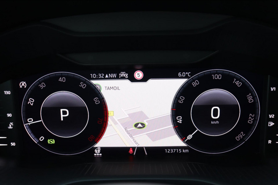 Škoda Kodiaq 1.5 TSI Bus.Ed. Plus org.NL digitaal-dashb, stuurhulp camera's trekhaak el.klep stuur+stoelverw.