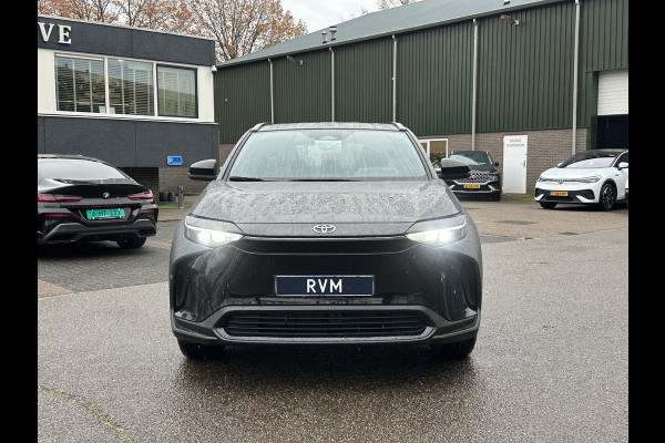 Toyota Bz4x ACTIVE 71 kWh VAN: €39.900,- VOOR: €35.440,- UW EINDEJAARSVOORDEEL: €4.460,- | 3 FASE| NIEUWE AUTO!!| 10 JAAR VOLLEDIGE FABRIEKSGARANTIE TOYOTA!| WARMTEPOMP| ADAPTIVE CRUISE| ACHTERUITRIJ CAMERA|