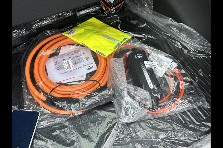 Toyota Bz4x ACTIVE 71 kWh VAN: €39.900,- VOOR: €35.440,- UW EINDEJAARSVOORDEEL: €4.460,- | 3 FASE| NIEUWE AUTO!!| 10 JAAR VOLLEDIGE FABRIEKSGARANTIE TOYOTA!| WARMTEPOMP| ADAPTIVE CRUISE| ACHTERUITRIJ CAMERA|