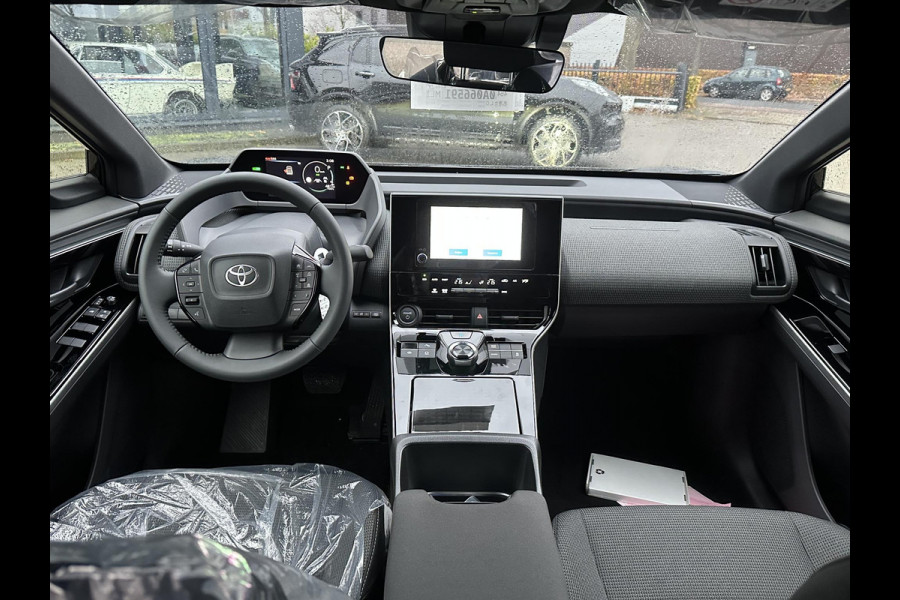 Toyota Bz4x ACTIVE 71 kWh VAN: €39.900,- VOOR: €35.440,- UW EINDEJAARSVOORDEEL: €4.460,- | 3 FASE| NIEUWE AUTO!!| 10 JAAR VOLLEDIGE FABRIEKSGARANTIE TOYOTA!| WARMTEPOMP| ADAPTIVE CRUISE| ACHTERUITRIJ CAMERA|