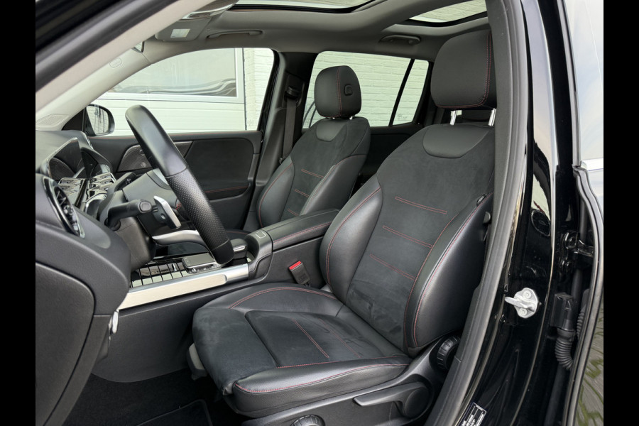 Mercedes-Benz Glb 200 Business Solution AMG | Pano | Trekhaak | Navi | Camera | LED | DAB+