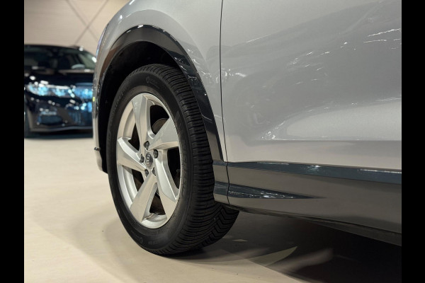 Audi Q3 35 TFSI Pro Line business, Apple Carplay, Matrix, ACC, Android Auto, Blind Spot, Camera, Volledig Onderhouden