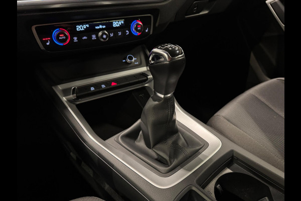 Audi Q3 35 TFSI Pro Line business, Apple Carplay, Matrix, ACC, Android Auto, Blind Spot, Camera, Volledig Onderhouden