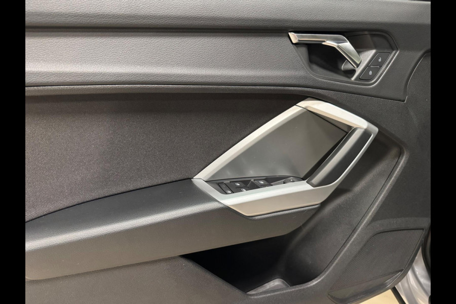 Audi Q3 35 TFSI Pro Line business, Apple Carplay, Matrix, ACC, Android Auto, Blind Spot, Camera, Volledig Onderhouden