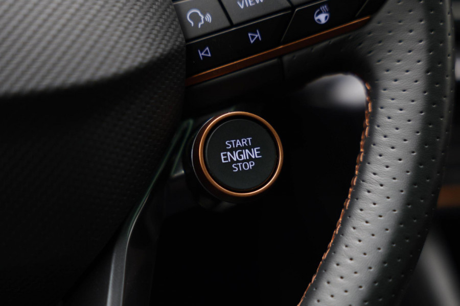 CUPRA Formentor 1.4 e-Hybrid VZ Performance |Pano|Buttons|Memory|Dodehoek|Ambient|