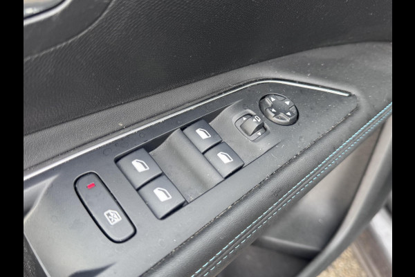 Peugeot 3008 1.6 HYbrid 225 Allure Pack Business PHEV PLUG-IN HYBRIDE | STOELVERWARMING | ADAPTIEVE CRUISE | KEYLESS ENTRY & START | DODEHOEK | CAMERA | VEEL OPTIES | RIJKLAAR GELEVERD MET 12 MND BOVAG GARANTIE