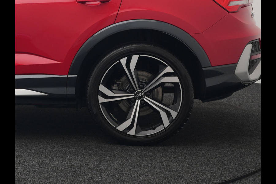 Audi Q3 Sportback 45 TFSI e S Line Plug In Hybrid 245pk Dealer O.H PHEV | Panodak | Adaptive Cruise | Lederen Sportstoelen Memory & Verwarmd | Sfeerverlichting | Camera | Virtual | Blis | Navigatie | DAB |