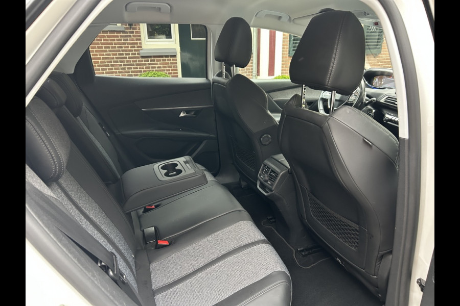 Peugeot 3008 1.2 130pk Automaat Allure Navi, Carplay, Trekhaak, Camera