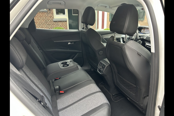 Peugeot 3008 1.2 130pk Automaat Allure Navi, Carplay, Trekhaak, Camera