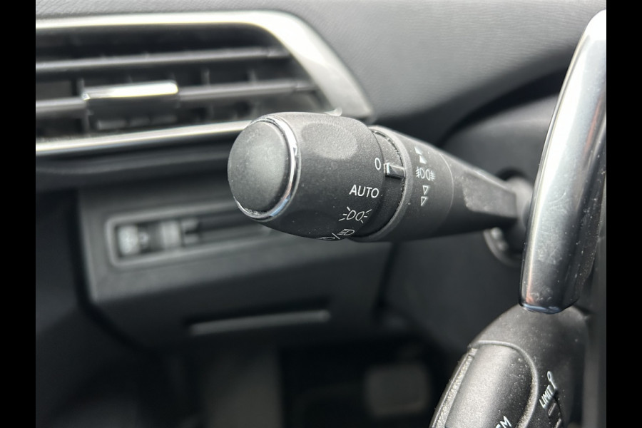 Peugeot 3008 1.2 130pk Automaat Allure Navi, Carplay, Trekhaak, Camera