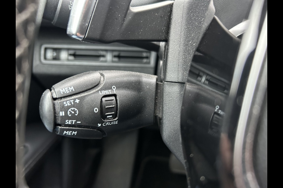 Peugeot 3008 1.2 130pk Automaat Allure Navi, Carplay, Trekhaak, Camera
