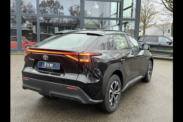 Toyota Bz4x Active 71 kWh 3 FASE| NIEUWE AUTO!!| 10 JAAR VOLLEDIGE FABRIEKSGARANTIE TOYOTA!| WARMTEPOMP| ADAPTIVE CRUISE| ACHTERUITRIJ CAMERA|