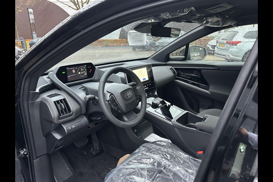 Toyota Bz4x Active 71 kWh 3 FASE| NIEUWE AUTO!!| 10 JAAR VOLLEDIGE FABRIEKSGARANTIE TOYOTA!| WARMTEPOMP| ADAPTIVE CRUISE| ACHTERUITRIJ CAMERA|