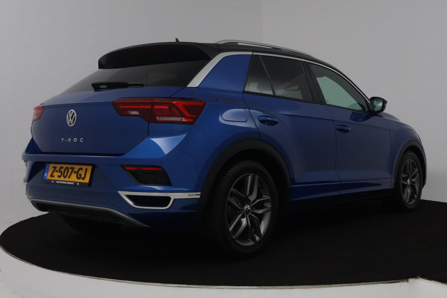 Volkswagen T-Roc 1.5 TSI Sport Business R (PANORAMADAK, STOEL/STUUR VERWARMING, DIGITALE COCKPIT, ACHTERUITRIJCAMERA)
