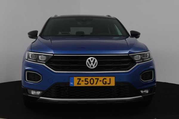 Volkswagen T-Roc 1.5 TSI Sport Business R (PANORAMADAK, STOEL/STUUR VERWARMING, DIGITALE COCKPIT, ACHTERUITRIJCAMERA)