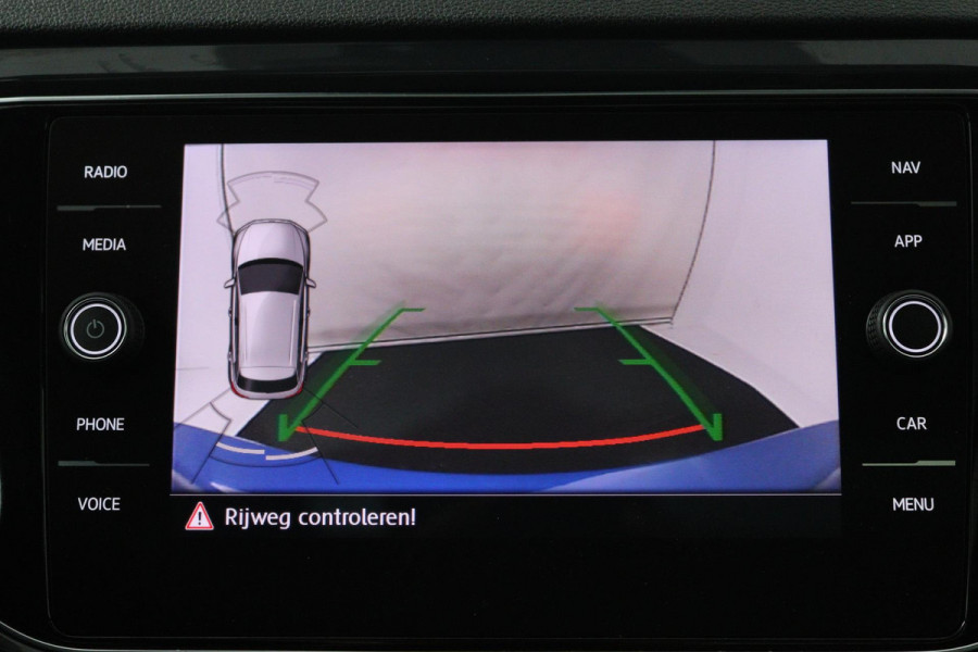 Volkswagen T-Roc 1.5 TSI Sport Business R (PANORAMADAK, STOEL/STUUR VERWARMING, DIGITALE COCKPIT, ACHTERUITRIJCAMERA)