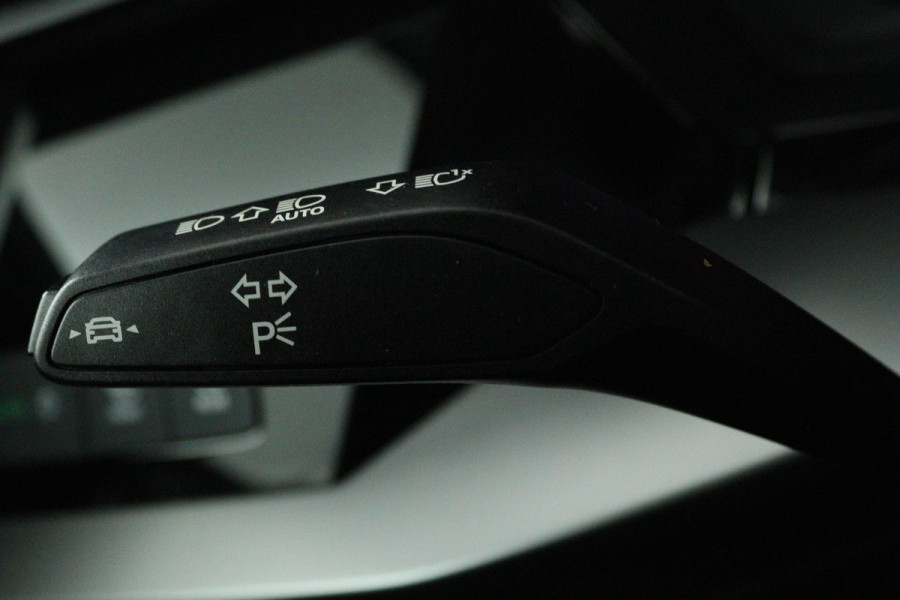 Audi A3 Sportback 30 TFSI Advanced edition (LANE-ASSIST, PARKEERSENSOREN, CRUISE CONTROL ADAPTIEF, DIGITALE COCKPIT, AUTOMAAT)