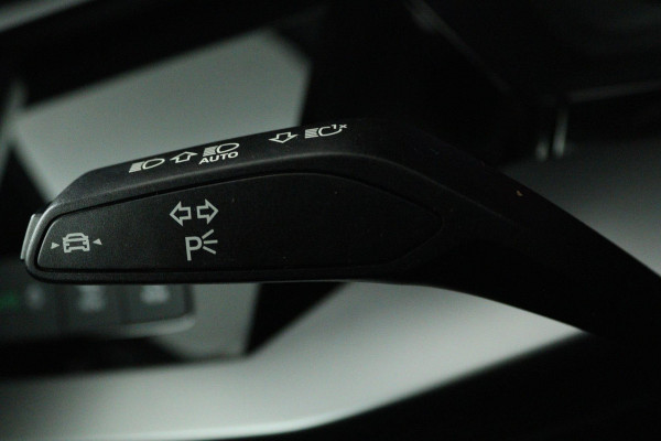 Audi A3 Sportback 30 TFSI Advanced edition (LANE-ASSIST, PARKEERSENSOREN, CRUISE CONTROL ADAPTIEF, DIGITALE COCKPIT, AUTOMAAT)