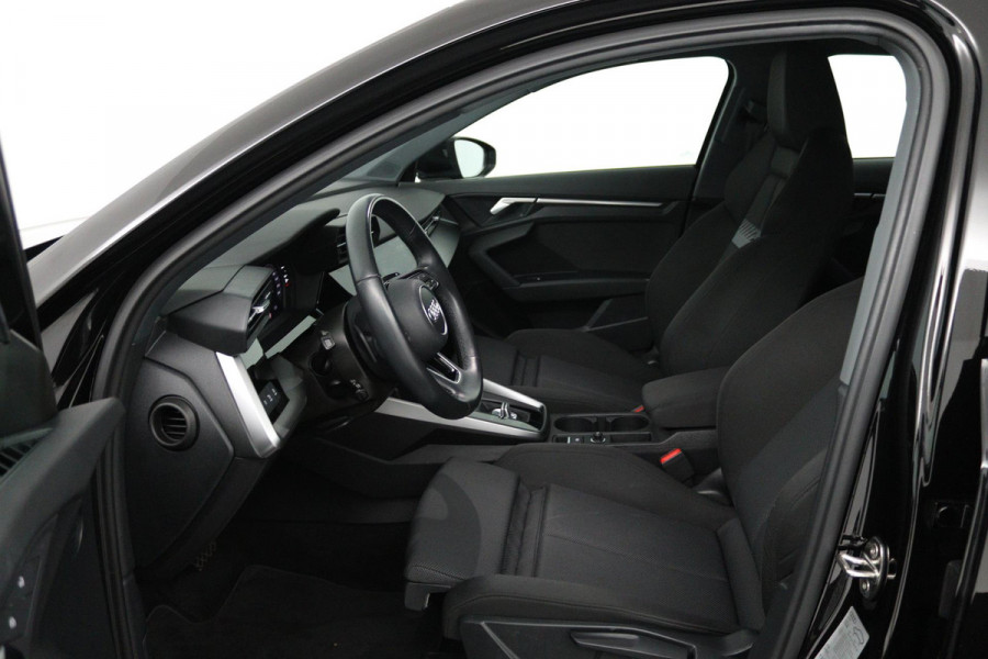 Audi A3 Sportback 30 TFSI Advanced edition (LANE-ASSIST, PARKEERSENSOREN, CRUISE CONTROL ADAPTIEF, DIGITALE COCKPIT, AUTOMAAT)