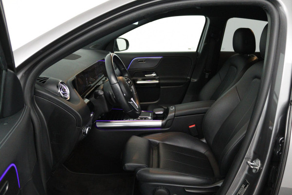 Mercedes-Benz GLA 180 Business Solution Luxury (SFEERVERLICHTING, STOELVERWARMING, CRUISE CONTROL, ACHTERUITRIJCAMERA)