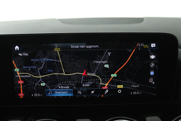 Mercedes-Benz GLA 180 Business Solution Luxury (SFEERVERLICHTING, STOELVERWARMING, CRUISE CONTROL, ACHTERUITRIJCAMERA)