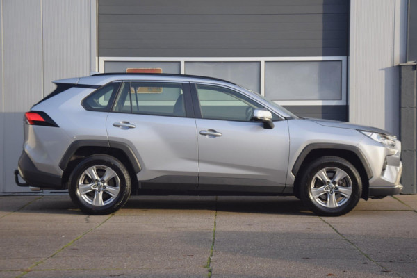 Toyota RAV4 2.0 VVT-iE Active 2000KG trekgewicht! TREKHAAK/APPLE CARPLAY/LED KOPLAMPEN