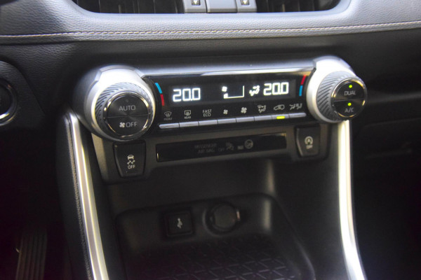 Toyota RAV4 2.0 VVT-iE Active 2000KG trekgewicht! TREKHAAK/APPLE CARPLAY/LED KOPLAMPEN