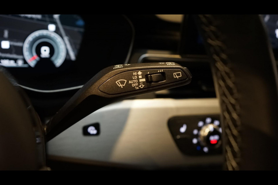 Audi A4 Avant 40 TFSI 3x S-Line BLACK OPTIK AUTOMAAT-ALCANTARA-AMBIANCE-KEYLESS-MATRIX LED-MASSAGE-PANORAMA-VIRTUEEL