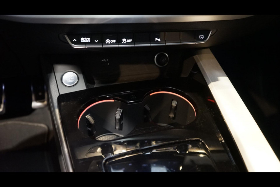 Audi A4 Avant 40 TFSI 3x S-Line BLACK OPTIK AUTOMAAT-ALCANTARA-AMBIANCE-KEYLESS-MATRIX LED-MASSAGE-PANORAMA-VIRTUEEL