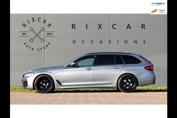 BMW 5 Serie Touring 530e xDrive BusinessEditionPlus Laser Schaalstoelen HUD !!NIEUWBINNEN!!