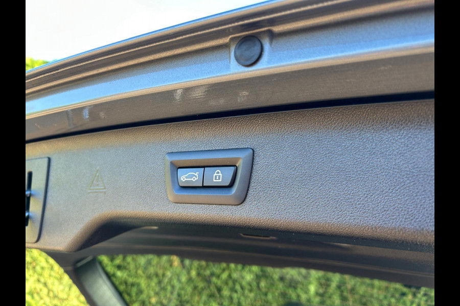 BMW 5 Serie Touring 530e xDrive BusinessEditionPlus Laser Schaalstoelen HUD !!NIEUWBINNEN!!