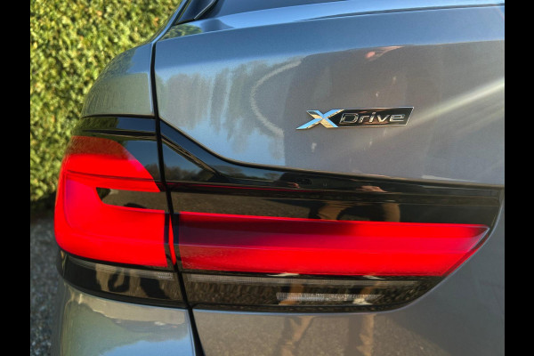 BMW 5 Serie Touring 530e xDrive BusinessEditionPlus Laser Schaalstoelen HUD !!NIEUWBINNEN!!