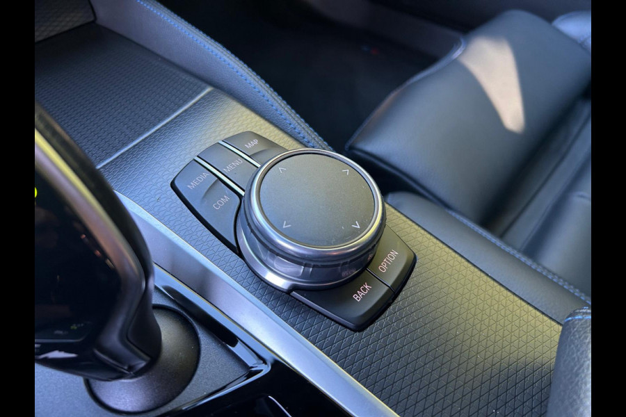 BMW 5 Serie Touring 530e xDrive BusinessEditionPlus Laser Schaalstoelen HUD !!NIEUWBINNEN!!