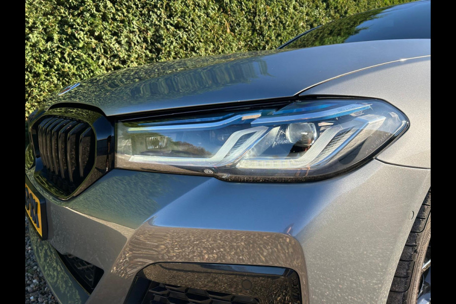 BMW 5 Serie Touring 530e xDrive BusinessEditionPlus Laser Schaalstoelen HUD !!NIEUWBINNEN!!