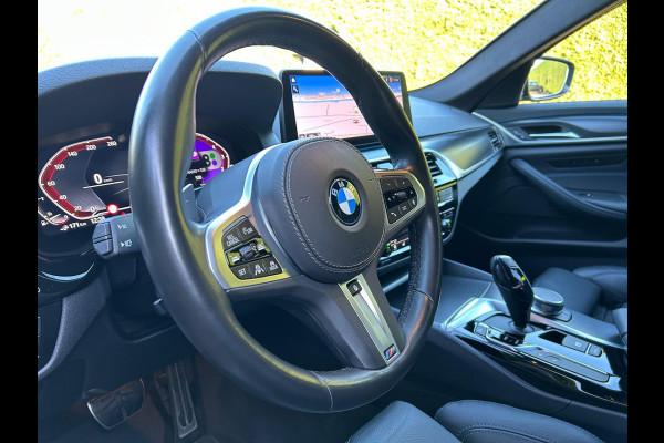 BMW 5 Serie Touring 530e xDrive BusinessEditionPlus Laser Schaalstoelen HUD !!NIEUWBINNEN!!