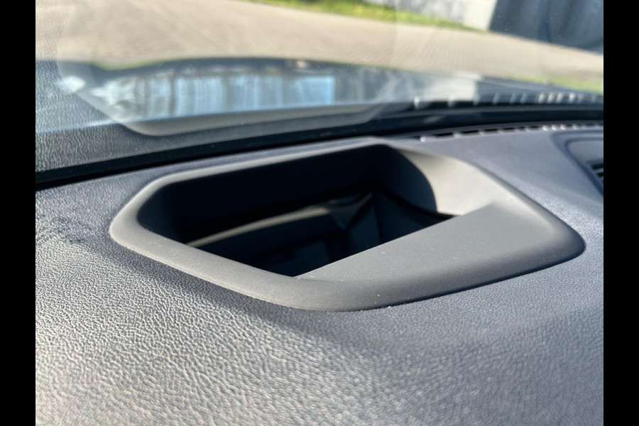 BMW 5 Serie Touring 530e xDrive BusinessEditionPlus Laser Schaalstoelen HUD !!NIEUWBINNEN!!