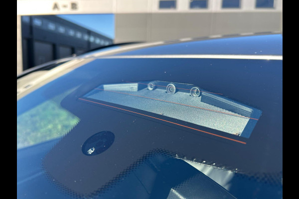 BMW 5 Serie Touring 530e xDrive BusinessEditionPlus Laser Schaalstoelen HUD !!NIEUWBINNEN!!