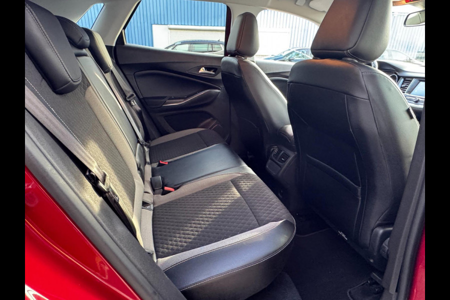Opel Grandland X 1.2 Turbo Innovation - Navigatie / Apple CarPlay I Airco I PDC I LED I Sport velgen I Dealer onderhouden I