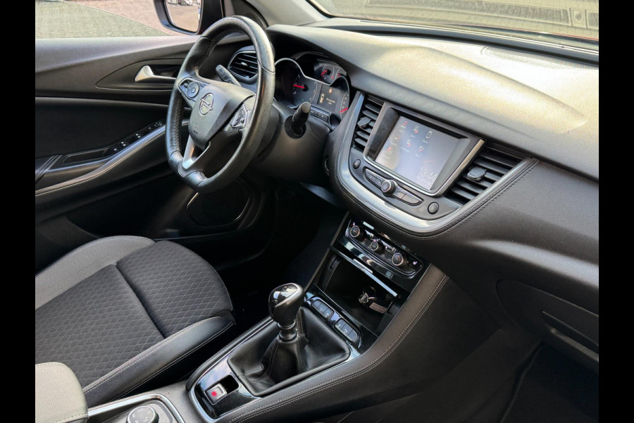 Opel Grandland X 1.2 Turbo Innovation - Navigatie / Apple CarPlay I Airco I PDC I LED I Sport velgen I Dealer onderhouden I
