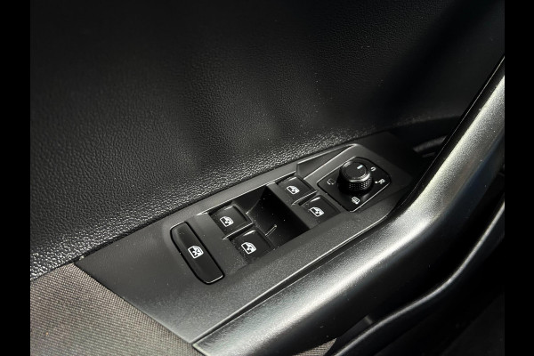 Volkswagen Polo 1.0 TSI R-Line Business ACC_Navi_Camera_Carplay_Led_Virtual cocpit